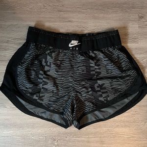 Nike Women's Tempo Dry Core 3'' Running Shorts